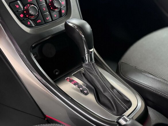 2013 Opel Astra J Рестайлинг, бежевый, 595000 рублей - вид 7