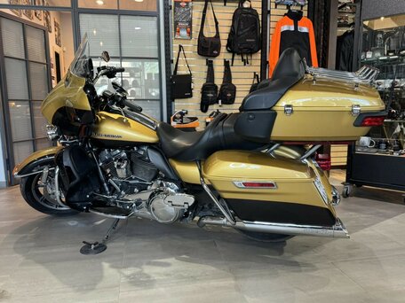2017 Harley-Davidson Ultra Limited, золотистый, 1650000 рублей, вид 4
