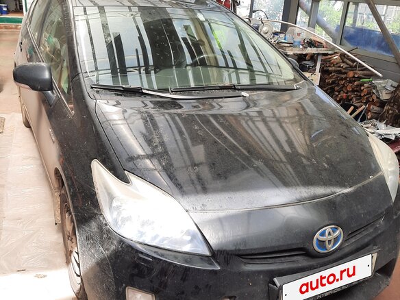 2010 Toyota Prius III (XW30), чёрный, 1100000 рублей - вид 4