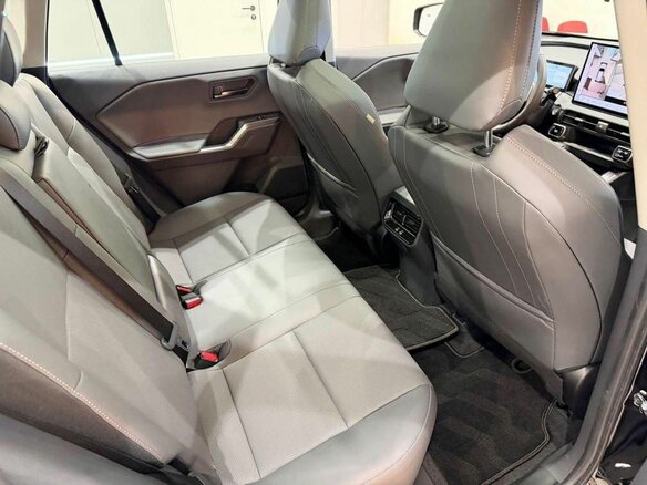 2025 Toyota RAV4 VI (XA60), чёрный, 4700000 рублей - вид 6
