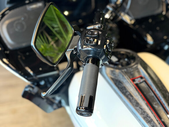 2024 Harley-Davidson CVO Road Glide ST, белый, 4900000 рублей - вид 9