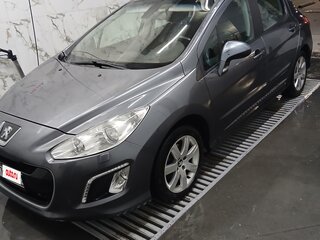 2011 Peugeot 308 I Рестайлинг, серый, 420000 рублей, вид 1