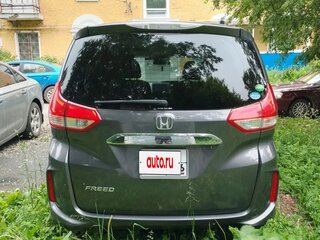 2017 Honda Freed II, серый, 1680000 рублей, вид 3