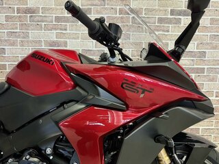 2024 Suzuki GSX-S 1000 GT, красный, 1249000 рублей, вид 4