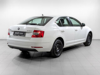 2020 Skoda Octavia III (A7) Рестайлинг, белый, 1830000 рублей, вид 5