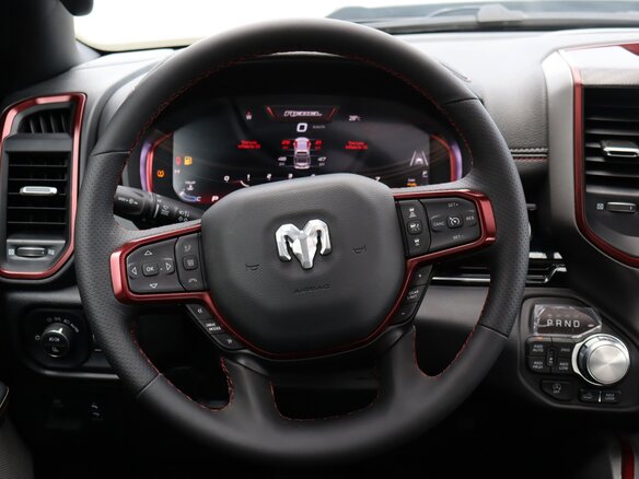2026 Ram 1500 Quad Cab V Рестайлинг, серый, 10190000 рублей - вид 23