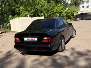 1991 Mercedes-Benz W124 200, чёрный, 900000 рублей, вид 5