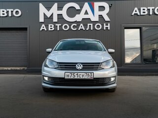 2016 Volkswagen Polo V Рестайлинг, серебристый, 870000 рублей, вид 2