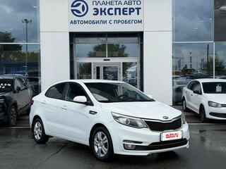 2015 Kia Rio III Рестайлинг, белый, 691000 рублей, вид 1