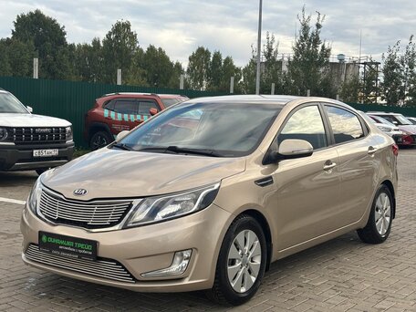 2014 Kia Rio 6-speed III, бежевый, 950000 рублей, вид 1