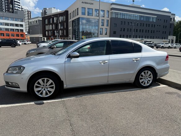 2012 Volkswagen Passat B7, серебристый, 990000 рублей - вид 4