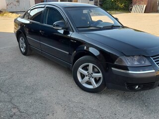 2004 Volkswagen Passat B5 Рестайлинг, чёрный, 500000 рублей, вид 1