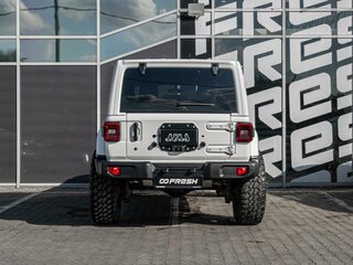 2017 Jeep Wrangler IV (JL), белый, 4275000 рублей, вид 4