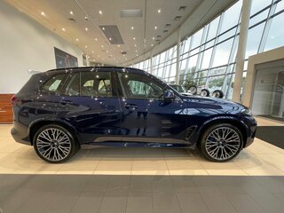 2025 BMW X5 40i IV (G05/G18) Рестайлинг, синий, 14800000 рублей, вид 4