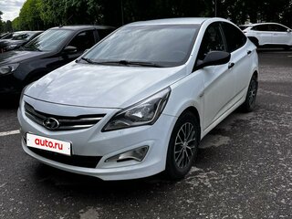 2015 Hyundai Solaris I Рестайлинг, белый, 950000 рублей, вид 1