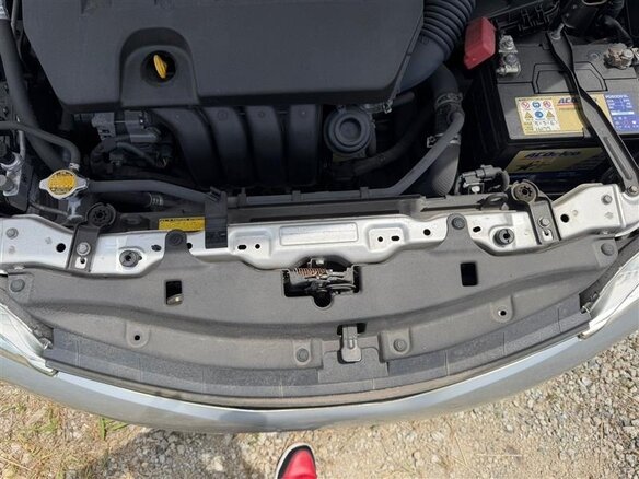2011 Toyota Wish II, серебристый - вид 25