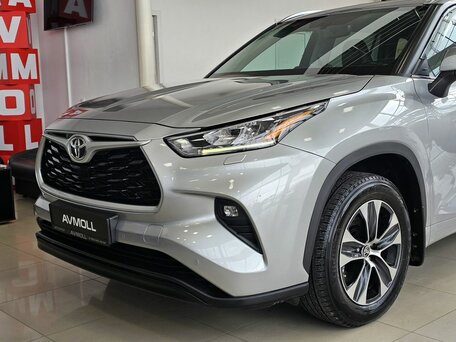 2021 Toyota Highlander IV (XU70), серебристый, 4989000 рублей, вид 3
