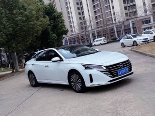 2023 Nissan Altima VI (L34) Рестайлинг, белый, 1690999 рублей, вид 1