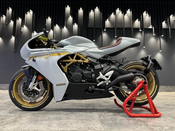 2021 MV Agusta Superveloce 800, белый - вид 12