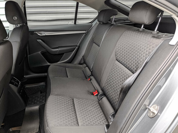 2017 Skoda Octavia III (A7) Рестайлинг, серый, 1640000 рублей - вид 17