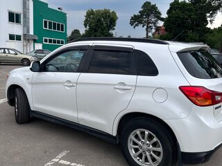 2013 Mitsubishi ASX I Рестайлинг, белый, 700000 рублей, вид 3