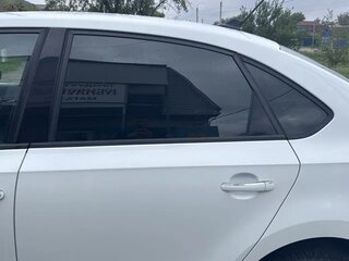 2018 Volkswagen Polo V Рестайлинг, белый, 990000 рублей, вид 2