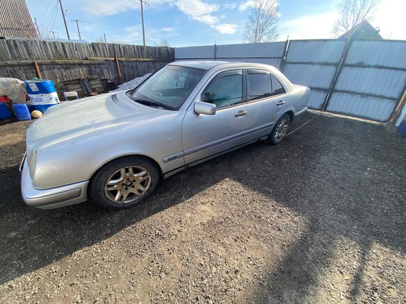 1999 Mercedes-Benz E-Класс 240 II (W210, S210), серый, 350000 рублей - вид 2