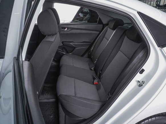 2021 Hyundai Solaris II Рестайлинг, белый, 1685000 рублей - вид 8