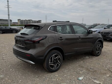 2026 Nissan Qashqai II Рестайлинг 2, коричневый, 2040000 рублей, вид 3