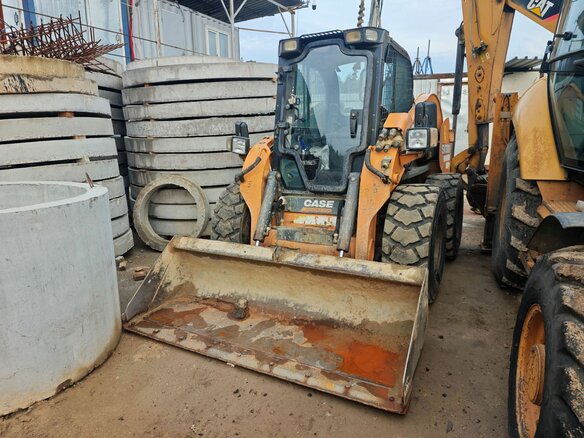 2018 Case CE SV300, оранжевый, 4600000 рублей