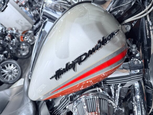 2009 Harley-Davidson CVO Street Glide, оранжевый, 1299000 рублей - вид 32