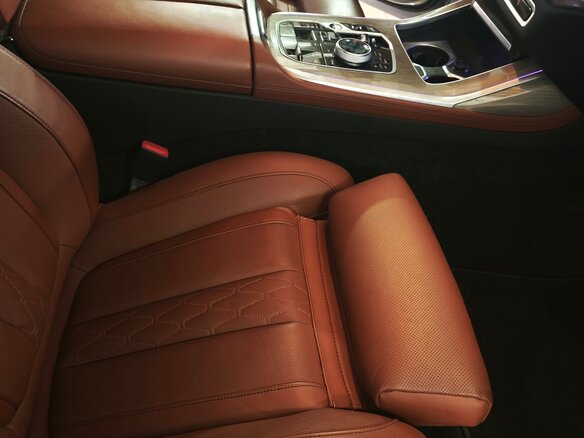 2023 BMW X7 40i I (G07) Рестайлинг, серый, 6500000 рублей - вид 27