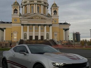 2019 Chevrolet Camaro VI Рестайлинг, серебристый, 3900000 рублей, вид 2