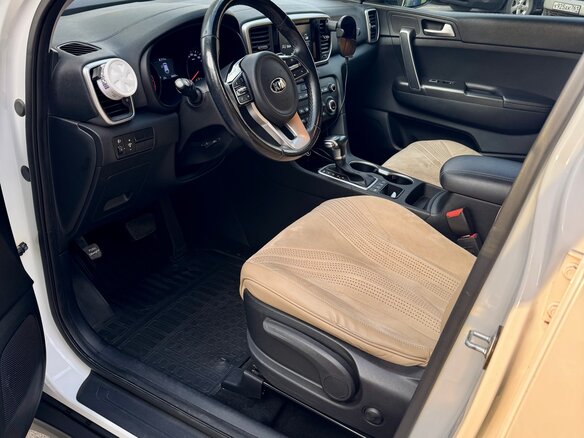 2018 Kia Sportage IV Рестайлинг, белый, 2260000 рублей - вид 5