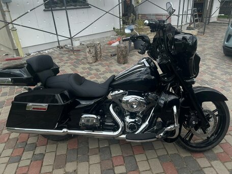 2011 Harley-Davidson Road Glide, чёрный, 725000 рублей, вид 2