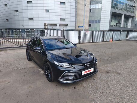 2023 Toyota Camry VIII (XV70) Рестайлинг, чёрный, 2800000 рублей, вид 4