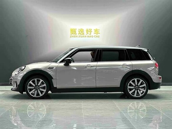 2023 Mini Clubman Cooper II Рестайлинг, серебристый, 2650000 рублей - вид 3