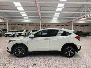 2021 Honda Vezel I Рестайлинг, белый, 1350001 рублей, вид 4