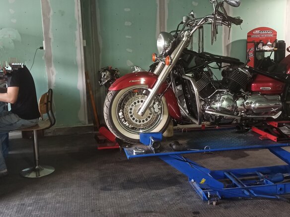 2003 Yamaha XVS1100, красный, 550000 рублей - вид 16