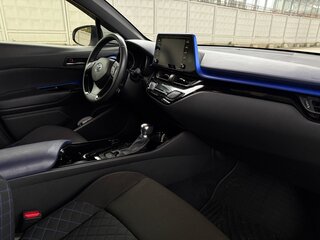2021 Toyota C-HR I Рестайлинг, белый, 2500000 рублей, вид 4