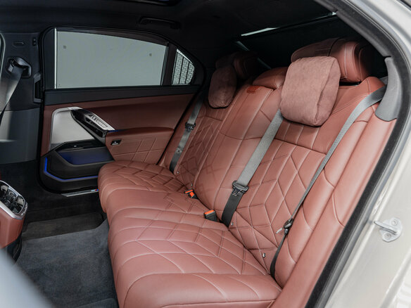 2025 BMW 7 серии 740d xDrive VII (G70), серый - вид 17