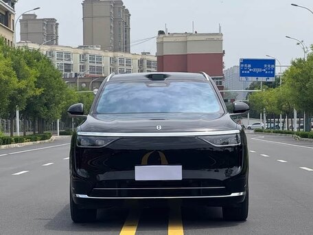 2025 Aito M8 53.4 kWh, чёрный, 7609331 рублей, вид 3