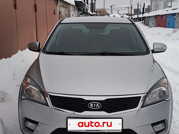 2011 Kia Ceed I Рестайлинг, серебристый, 890000 рублей - вид 1