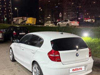 2011 BMW 1 серии 118i I (E81/E82/E87/E88) Рестайлинг, белый, 880000 рублей, вид 4