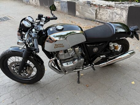 2025 Royal Enfield Continental GT, серебристый, 550000 рублей, вид 1
