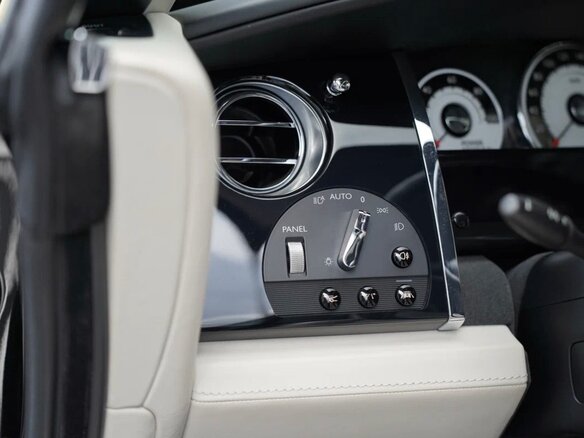 2014 Rolls-Royce Wraith, чёрный, 12950000 рублей - вид 15