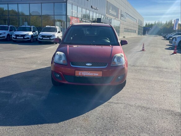 2008 Ford Fiesta Mk5, красный, 450000 рублей - вид 1