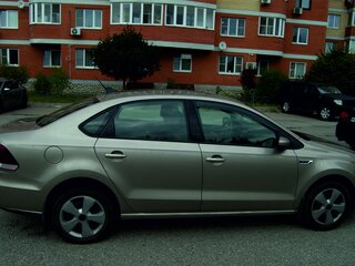 2018 Volkswagen Polo V Рестайлинг, бежевый, 1400000 рублей, вид 3