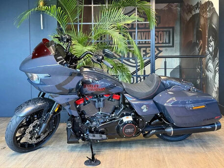 2026 Harley-Davidson CVO Road Glide ST, серый, 6500000 рублей, вид 2
