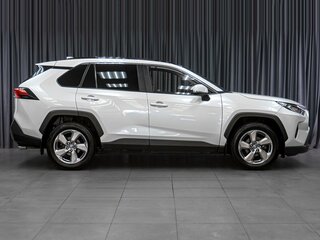 2021 Toyota RAV4 V (XA50), белый, 3439000 рублей, вид 5